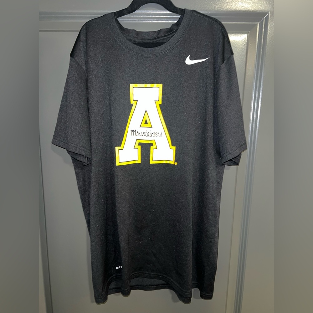 Nike Black Short Sleeve Tee with Swoosh Logo